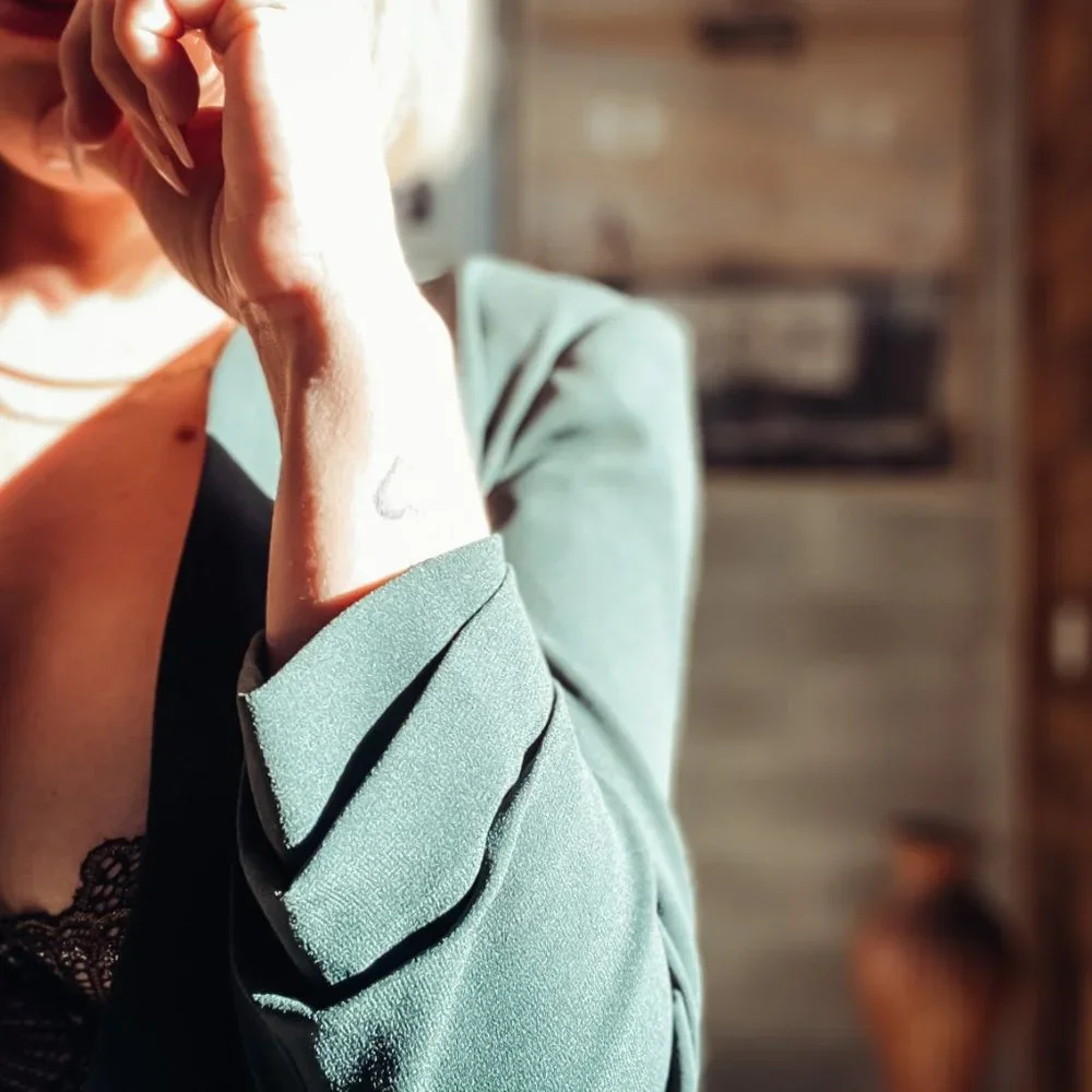 Babaton Power Hip Blazer (green) - Picture 4 of 7